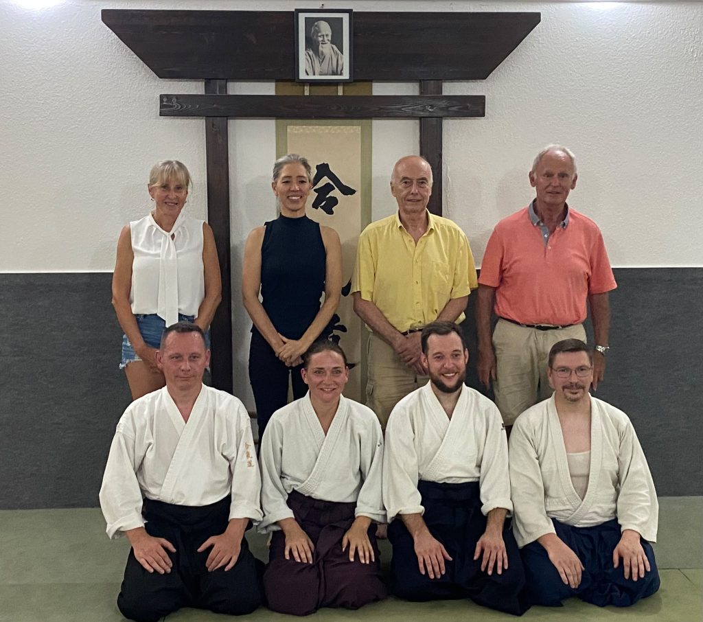 Vier Dan Prüflinge und ihre Prüfer im Juni 2026 im Sakura Dojo